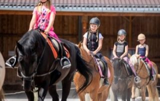 Gruppenstunde Reiten am Schörhof